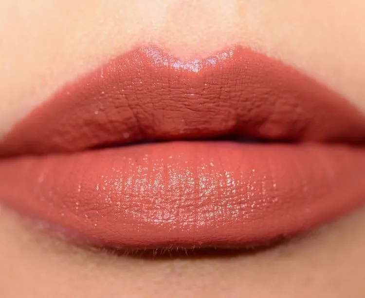 Imagem 6 de 6 de Batom MAC Satin Lipstick cor mocha acetinado